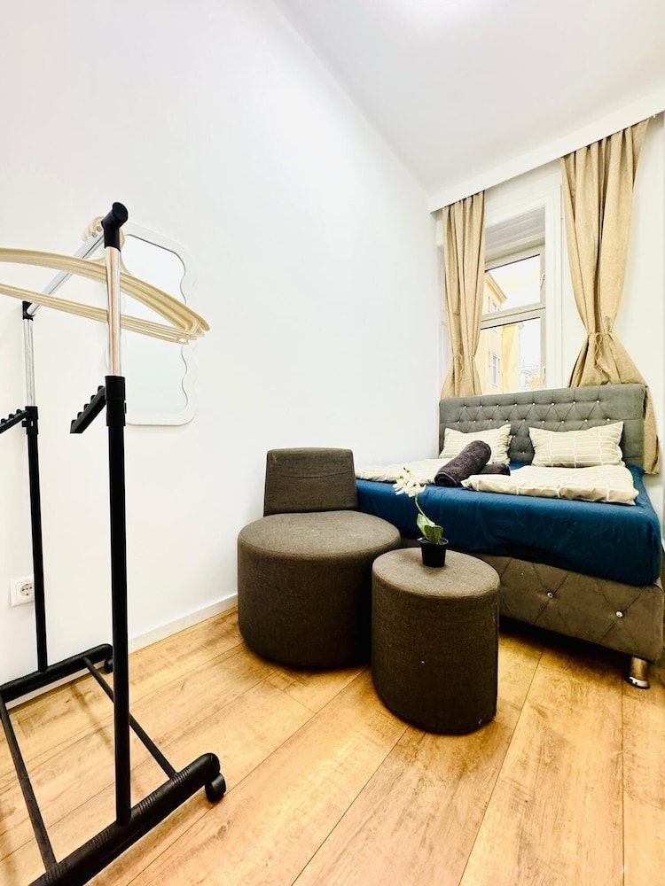 Cozy Rooms Superb Location near Augarten