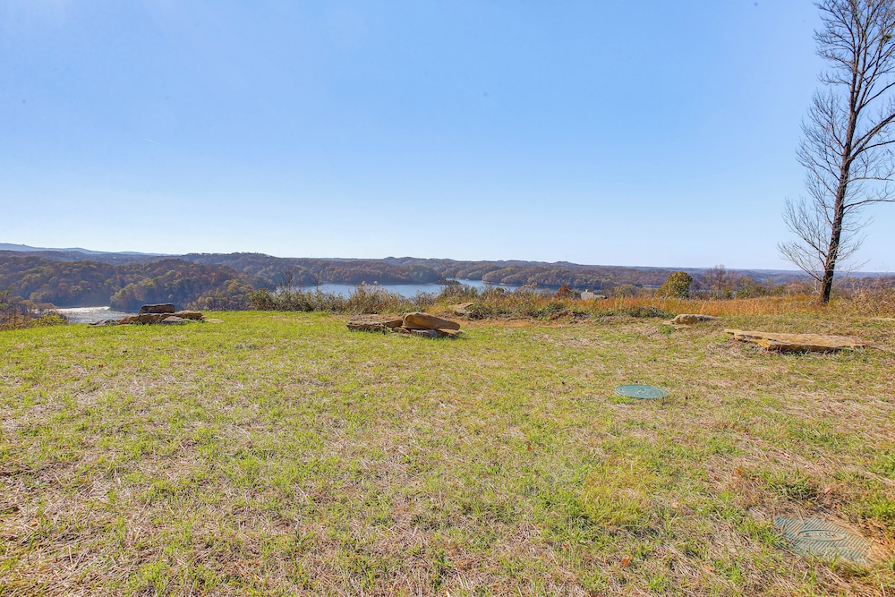Stunning Hilham Home w/ Hot Tub, Views & Fire Pit!