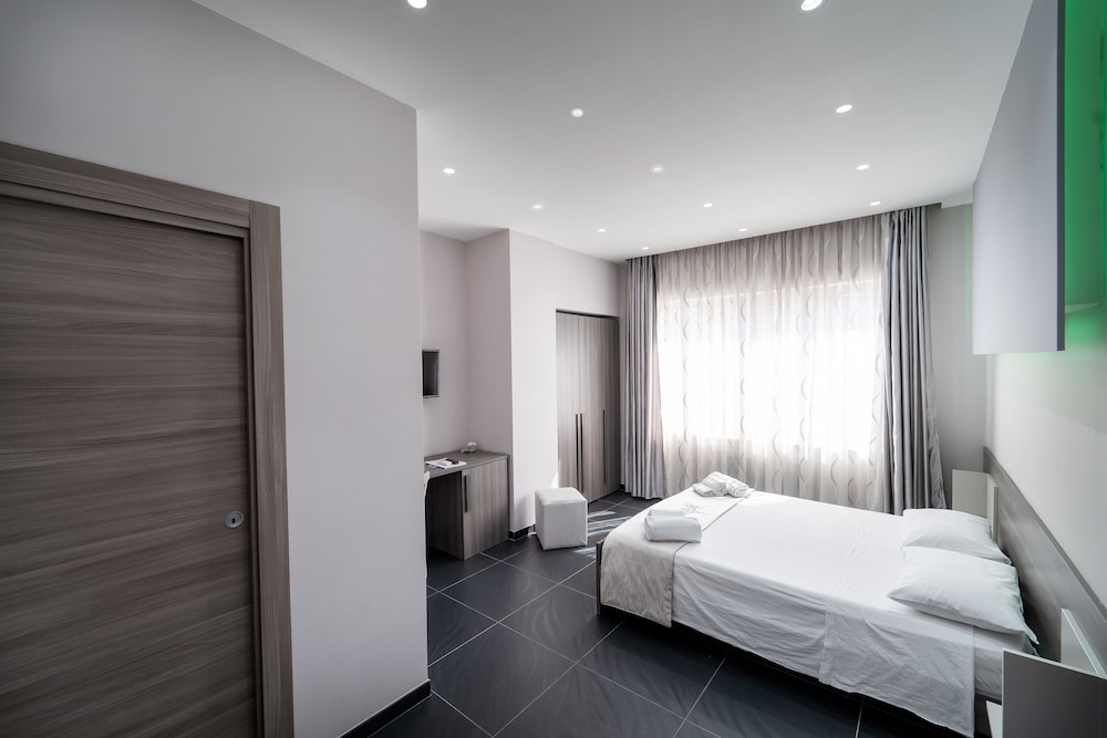 P.C. Boutique H. Napoli Centro by ClaPa Group Dislocated Hospitality