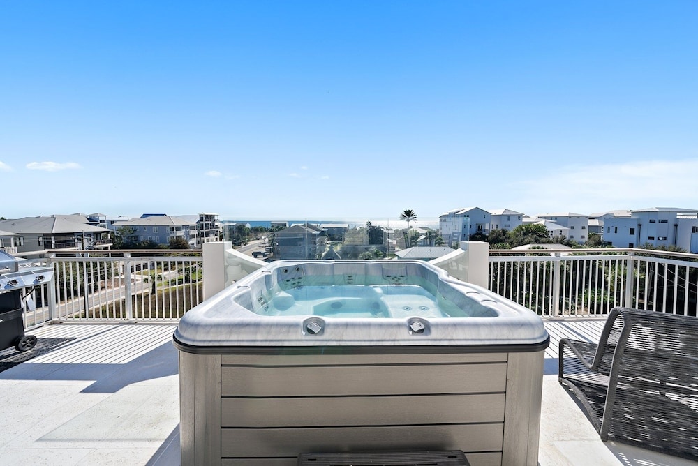 Ocean Breeze 5 Bedroom Home