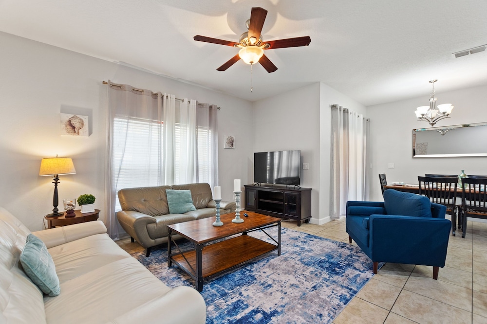 Sunny Paradise Retreat At Paradise Palms By Shine Villas 4 Bedroom Townhouse