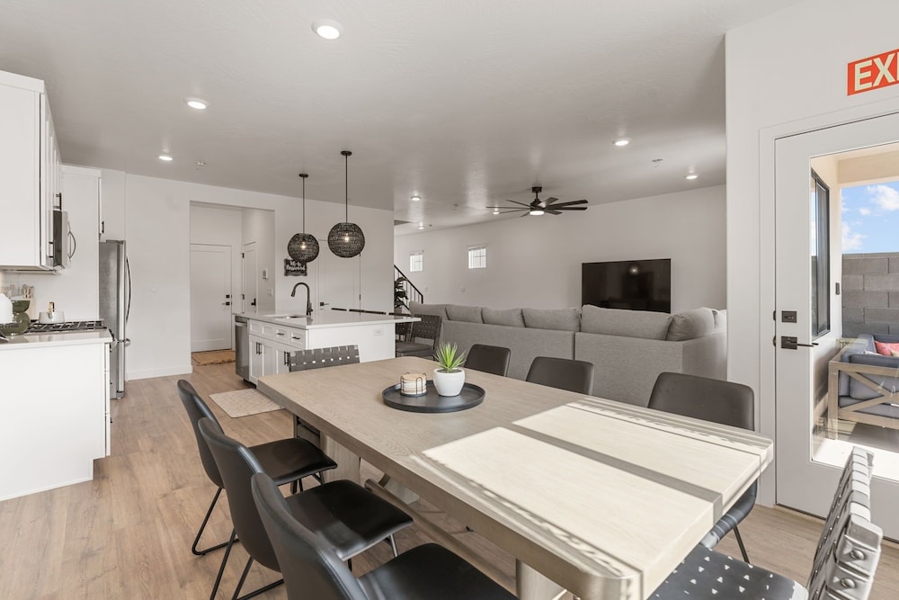 Long Drive 4 Bedroom Townhouse
