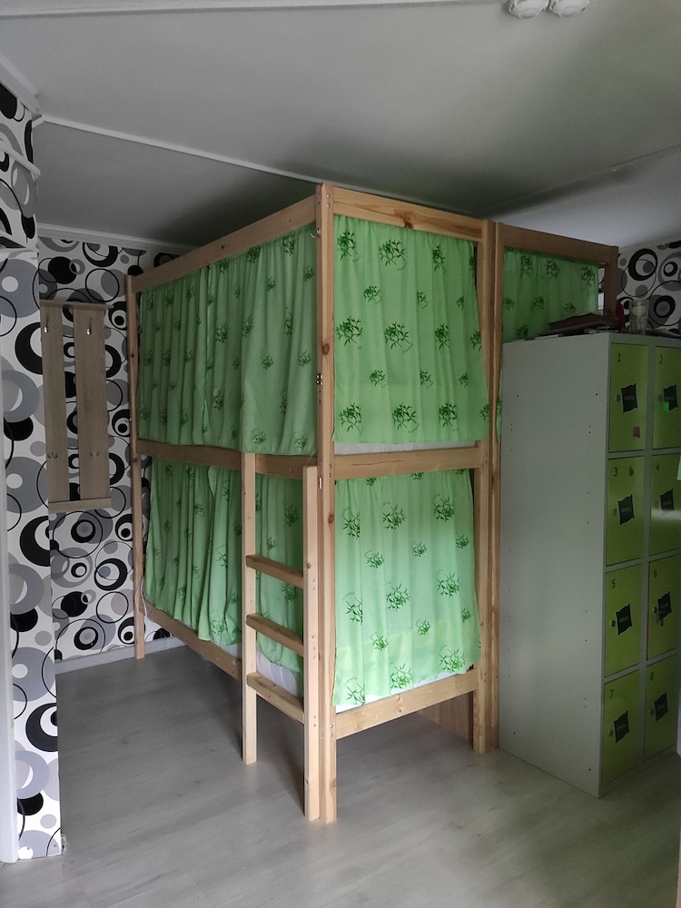 Hostel V Biblioteke