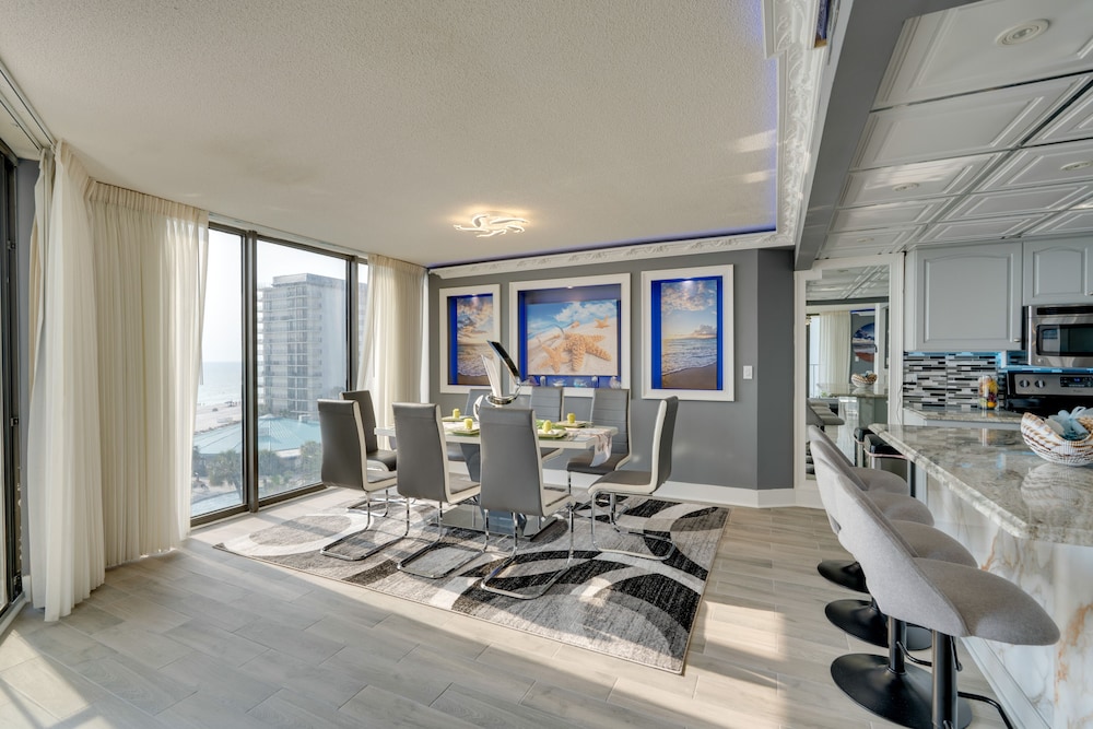 Luxury Panama City Beach Condo w/ Boat Slip!