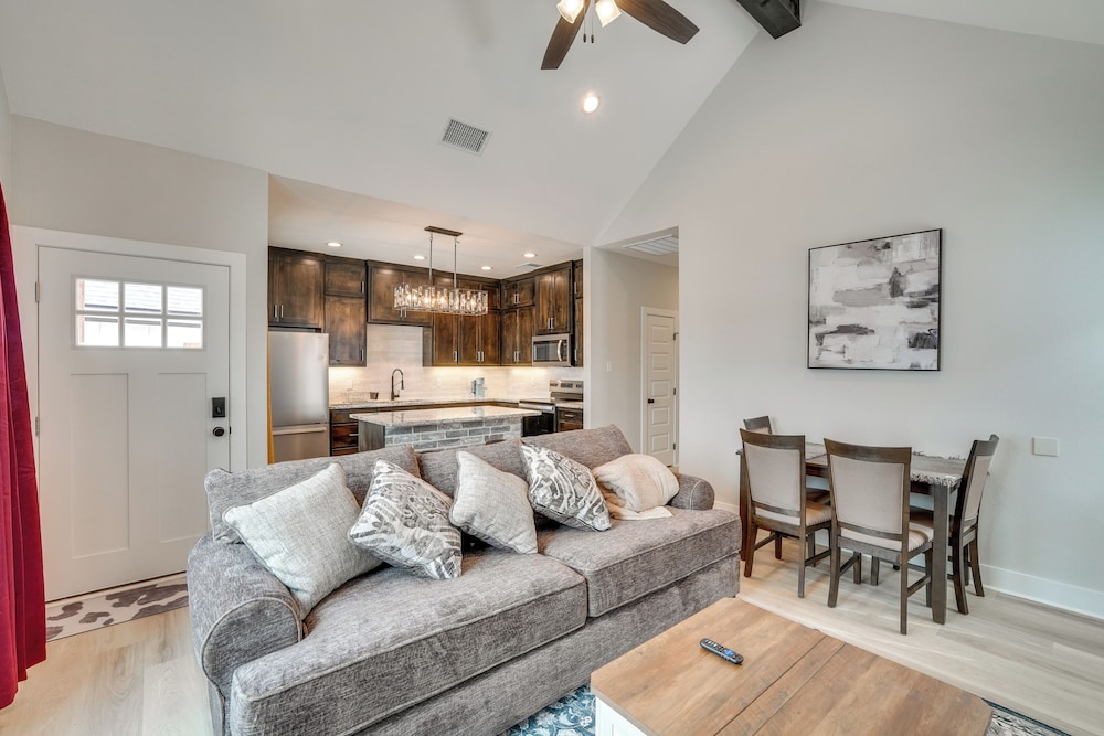 Brand-new Home 2 Mi to Shannon Med Center!