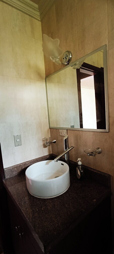 La Rivera Chamba view 3