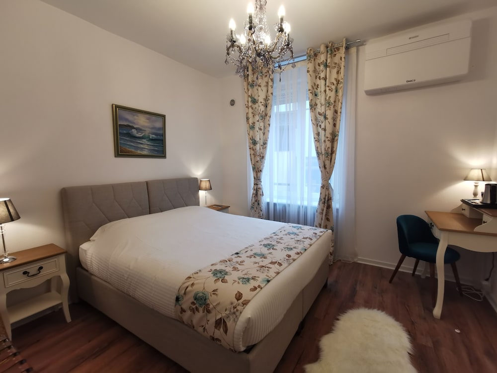 Colmar Suites view 3