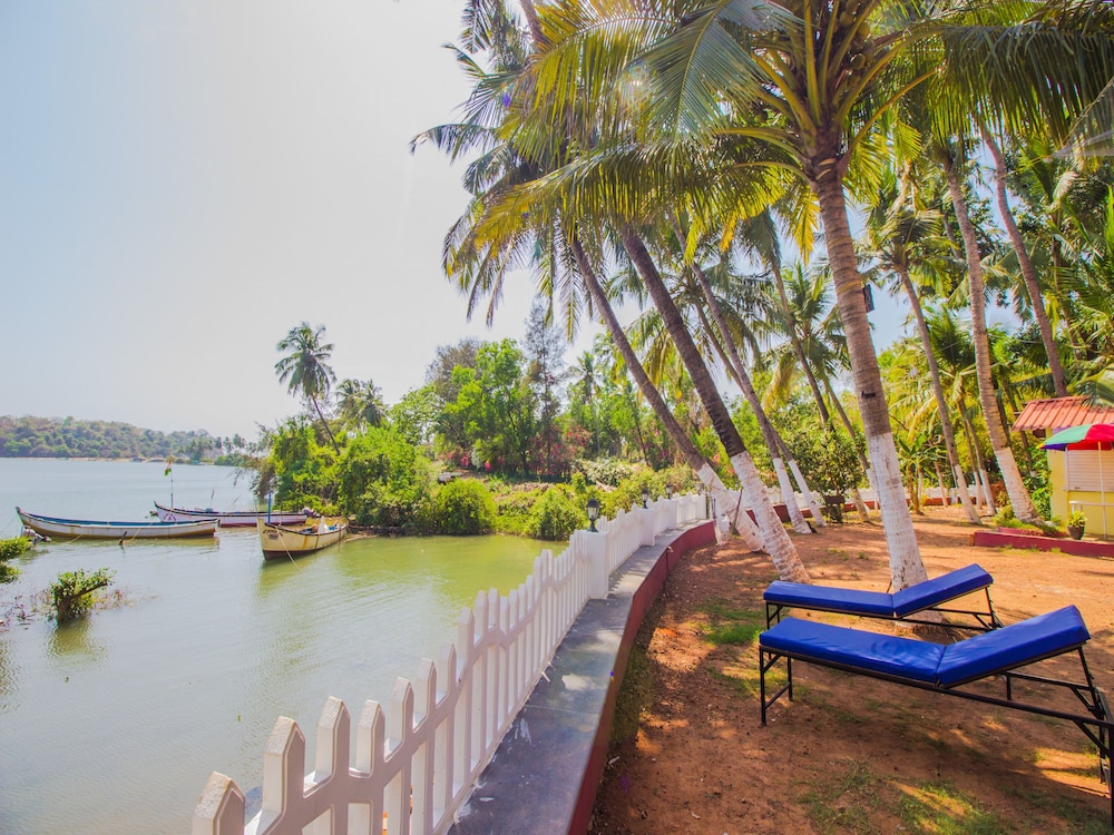 OYO 13117 Home Lake View Studio Canacona