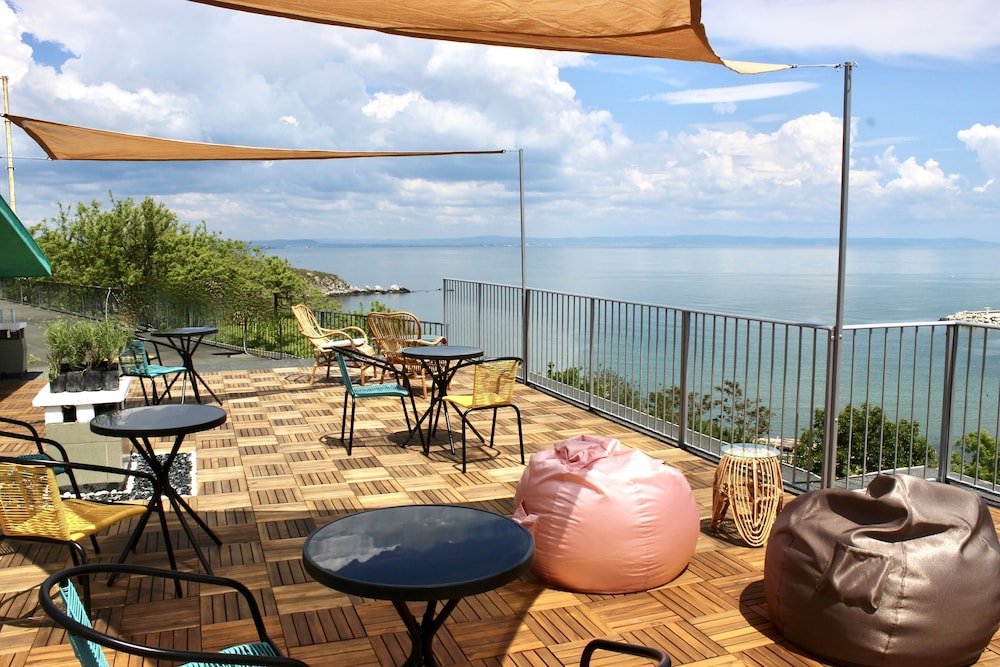 SUNSET ART HOTEL