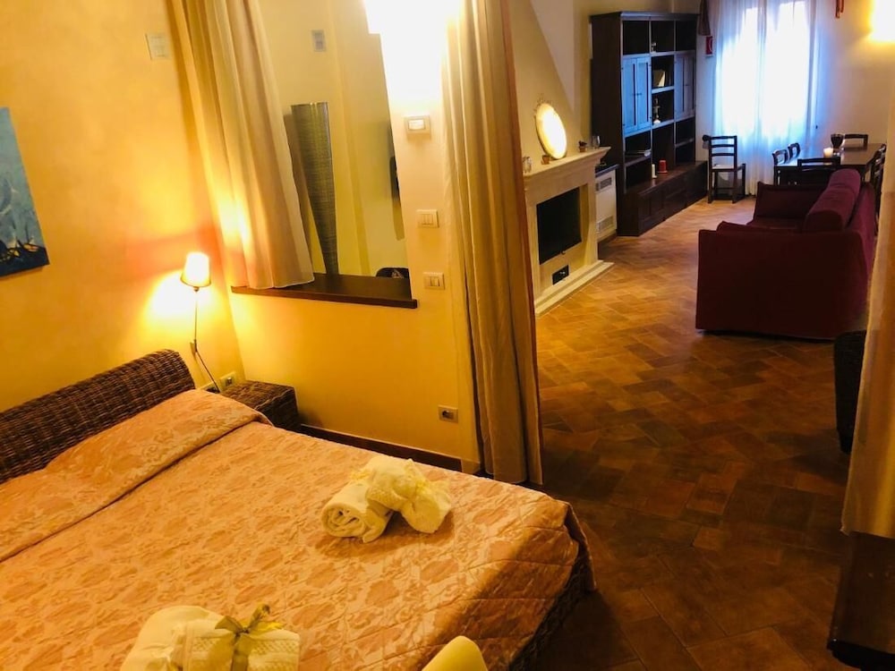 Room in Guest Room - La Dimora nel Corso view 5