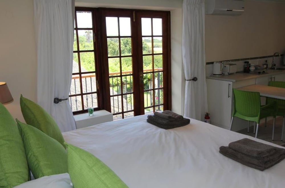 Acara Guest Cottages