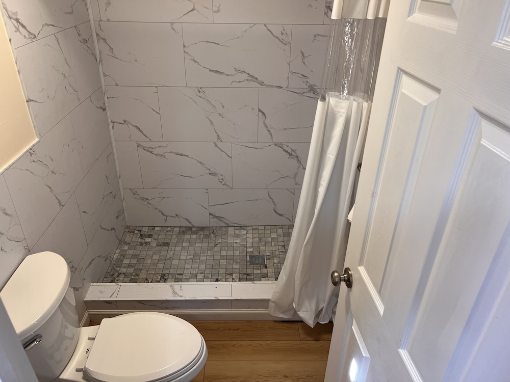 Budget Inn Dayville - Property Image 7