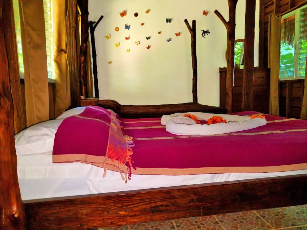 Martz Farm Treehouses & Cabanas