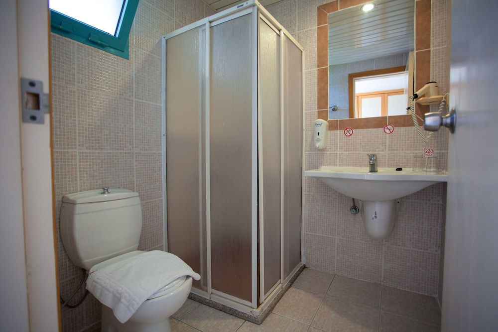 Rebin Beach Otel - Image 33