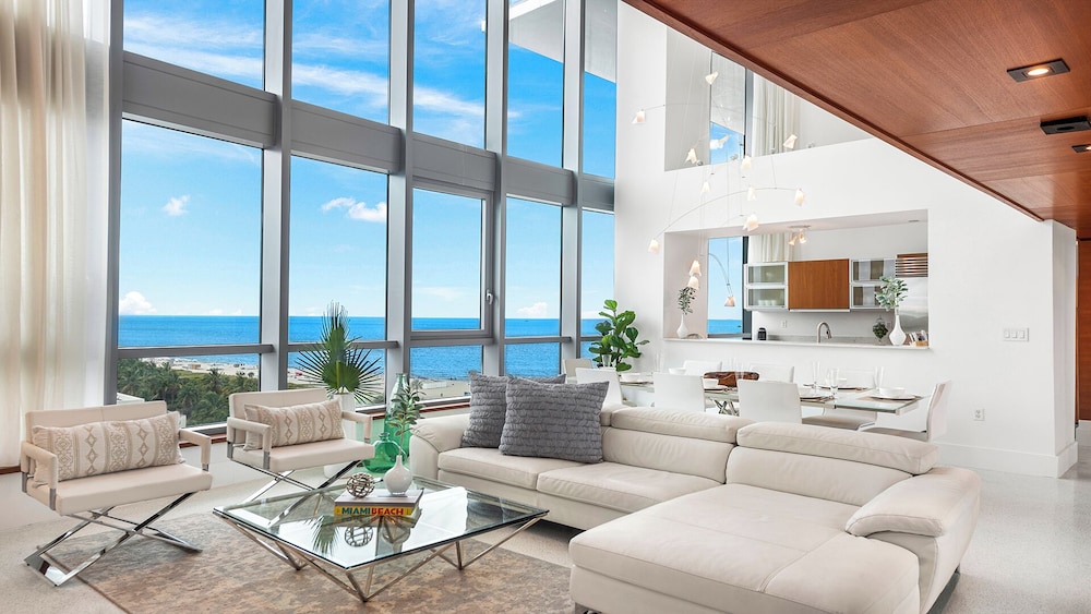 Luxury Vacation Rentals at The Setai by LRMB