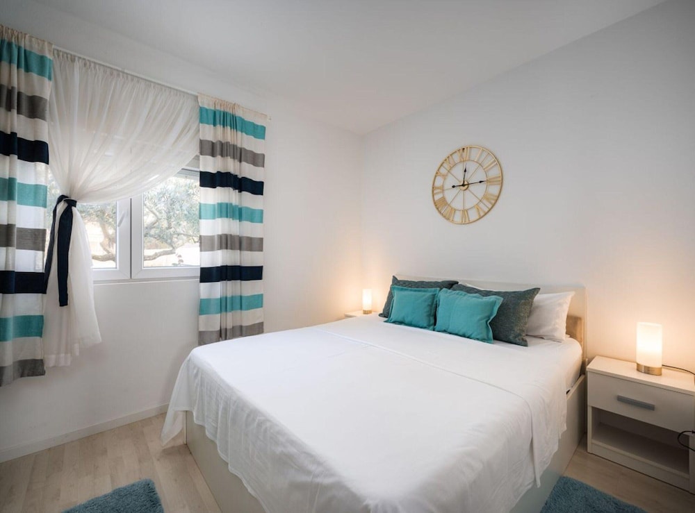 Beautiful Apartment With Parking Space