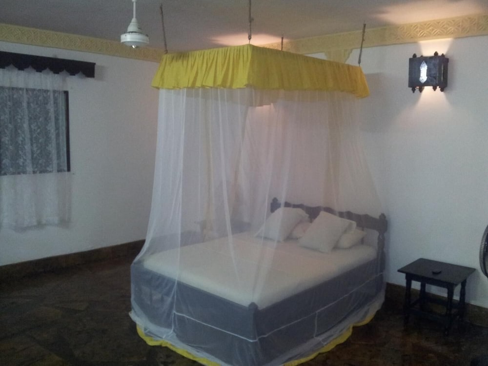 Dream of Africa Cottages Kanamai view 5