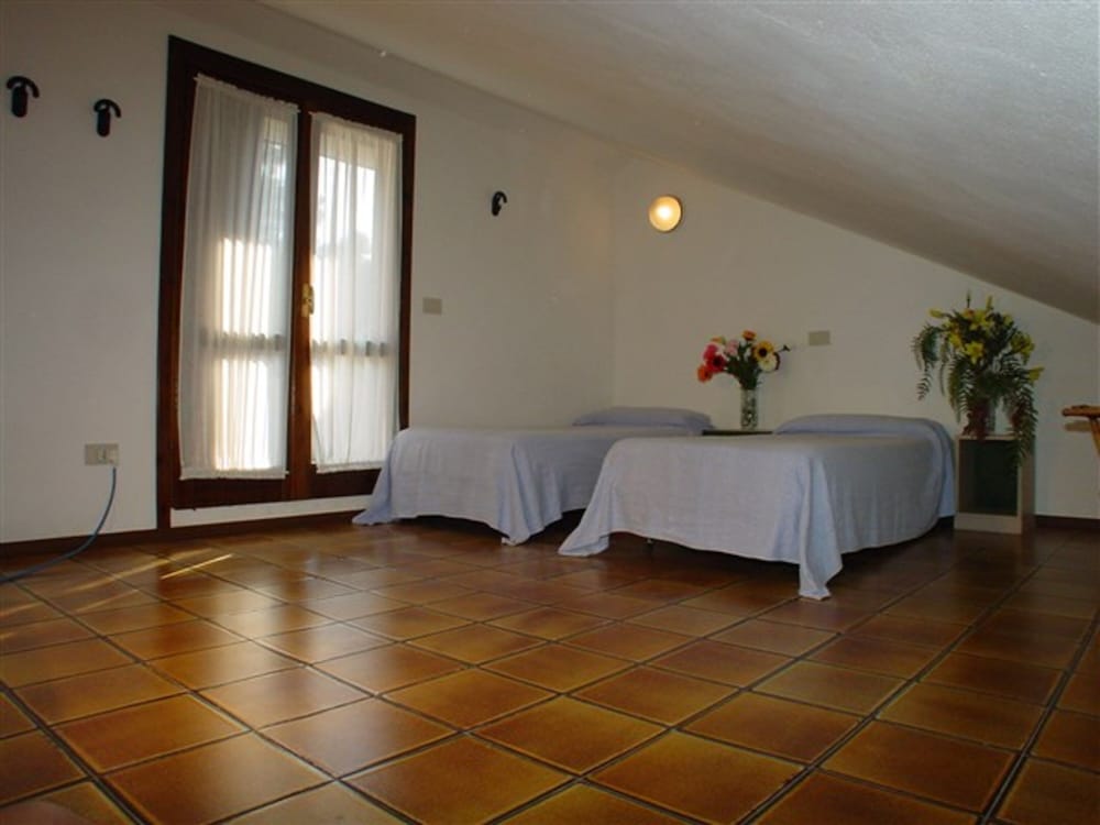 Nice row House With Garden for 8 Guests in Lignano Pineta