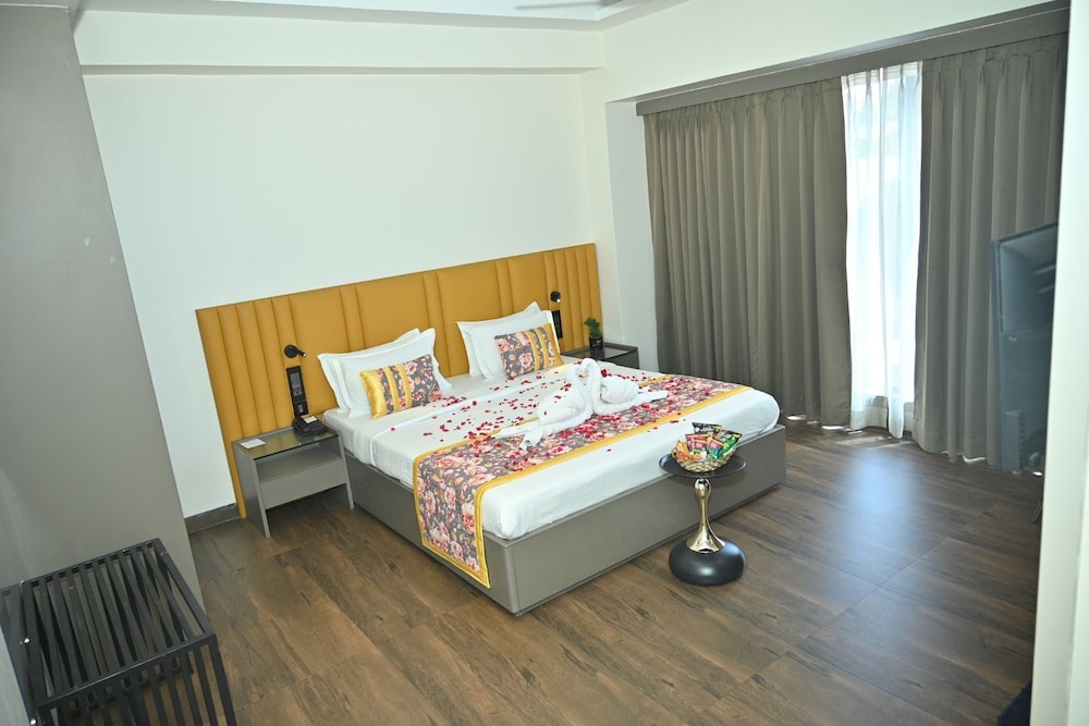 Urvi Banquets & Guest House