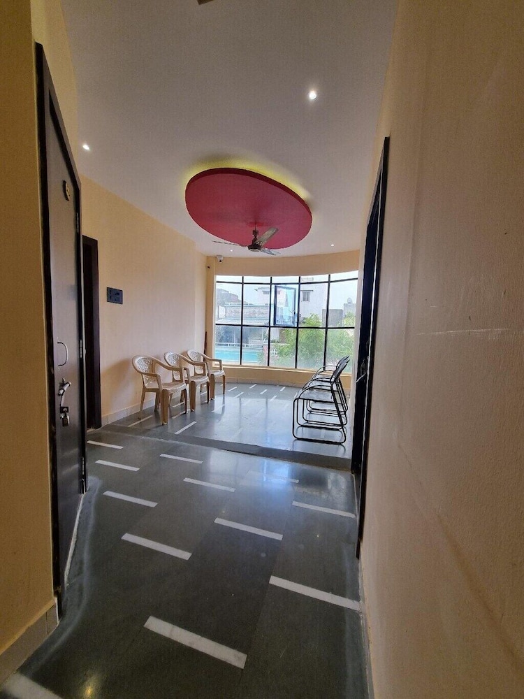 Hotel Shree Shivtam