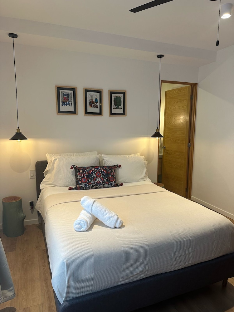 Bright & sweet unit in middle Polanco