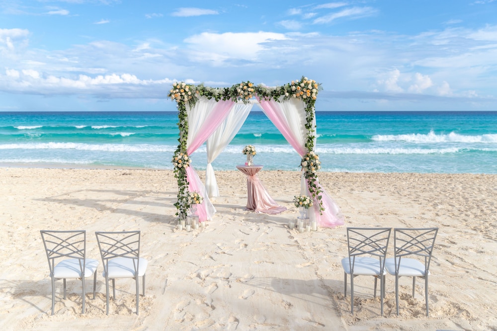 Hotel NYX Cancun All Inclusive