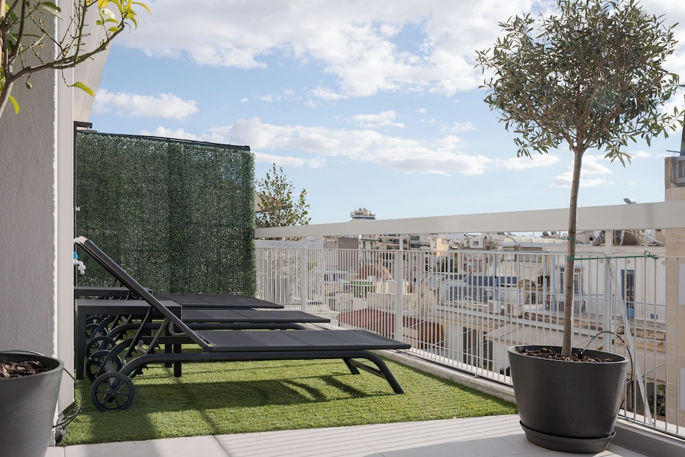 Athens Golden Light Premium Residence