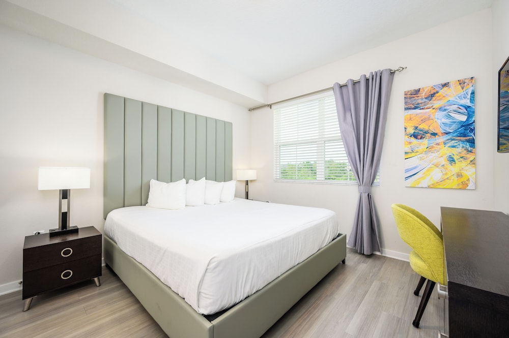 Brand New Modern Vista Cay Reserve Condo - 5008
