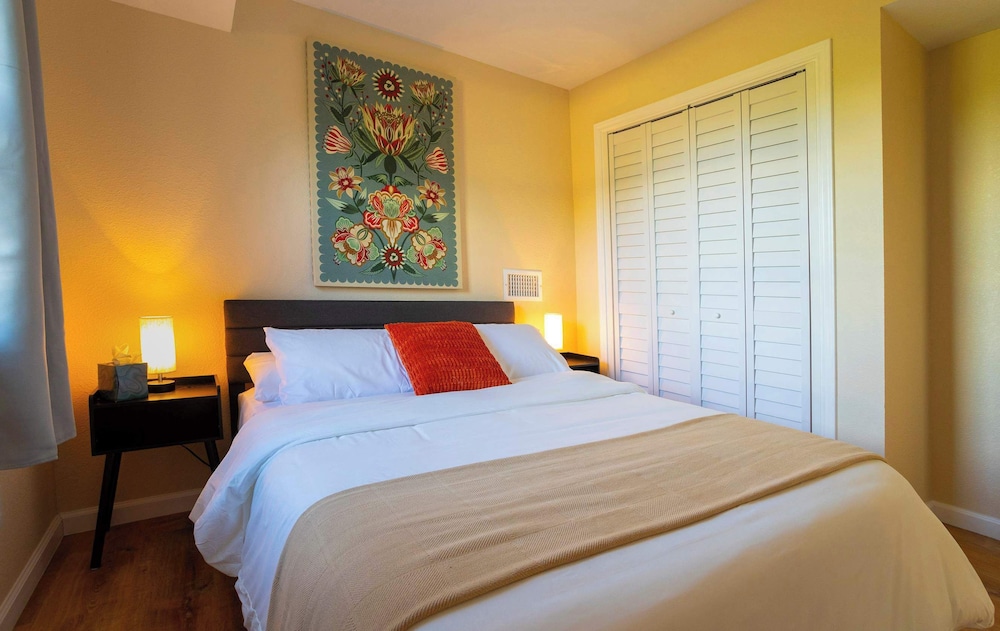 Stargazers Delight Sleeps 12!
