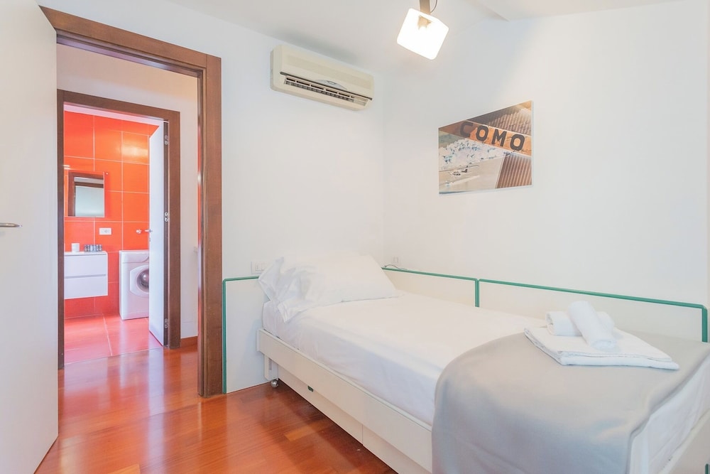 La Mansarda by Rent all Como