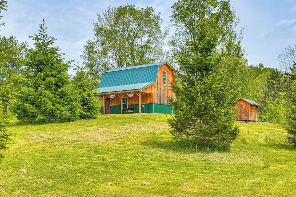 Escape to Nature: Secluded Mcdonough Cabin!