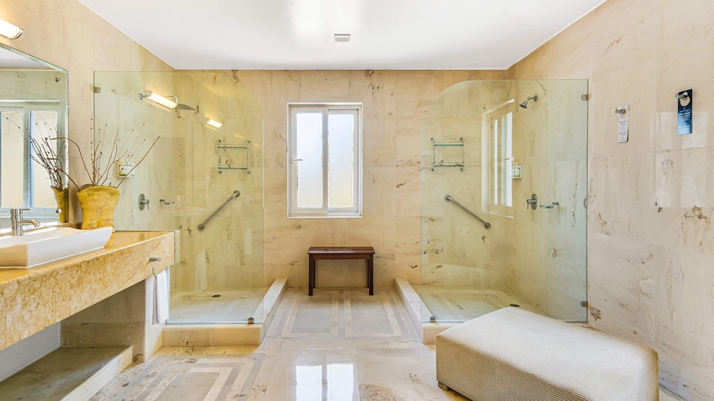 HOLT Grand Miramar Residences