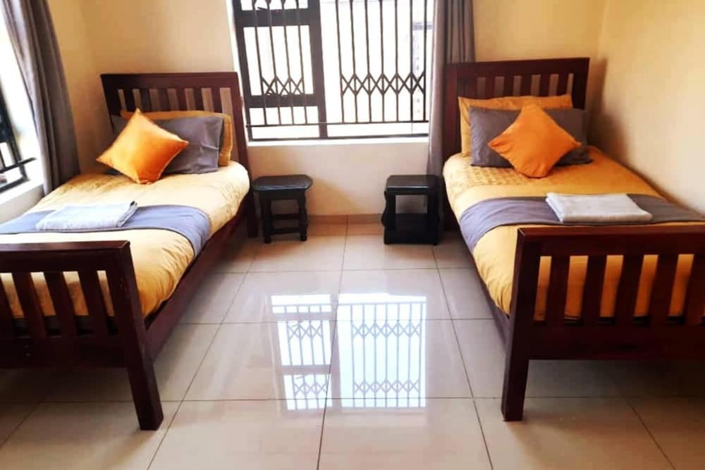 Manacomfy - 14bed House - 4 Baths - Victoria Falls view 4