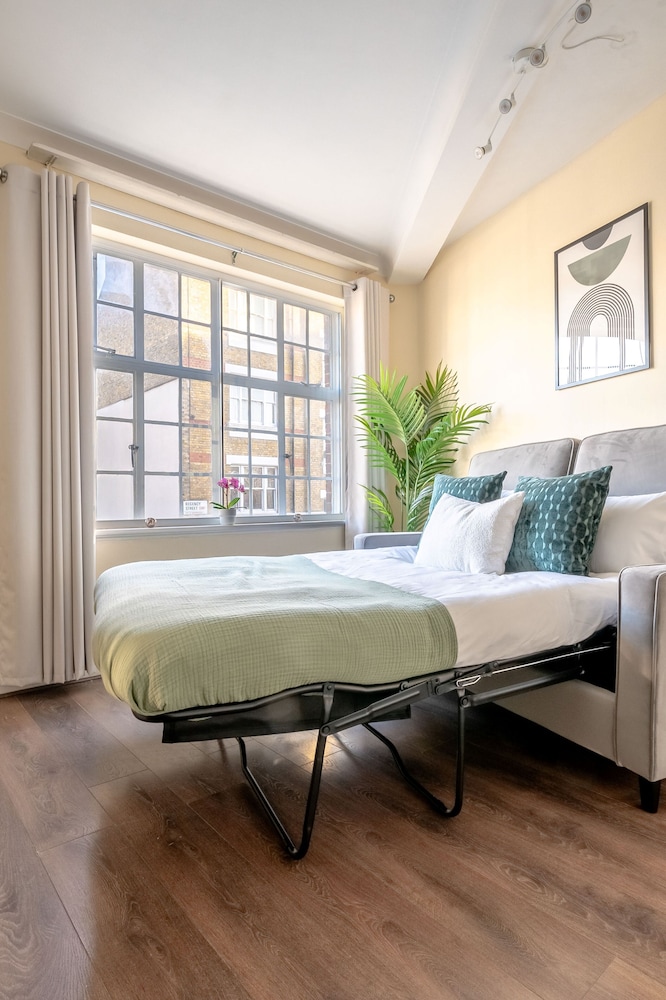 Charming 1BR in London's Westminster