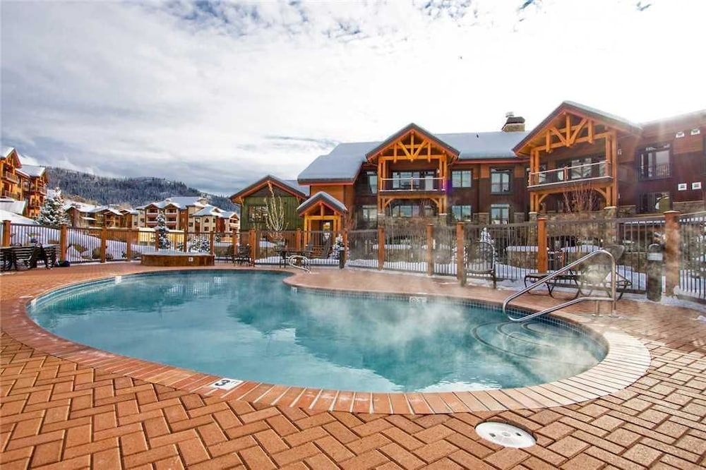 6302 Bear Lodge, Trappeur's Crossing Apartment 3