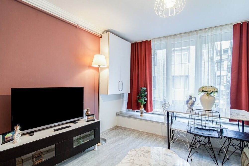 Cozy Flat Close to Various Malls in Kagithane