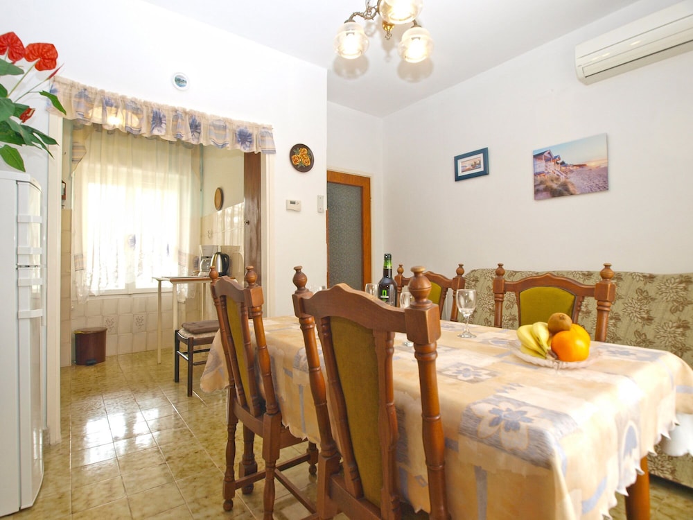 Apartments Blazenka 1270