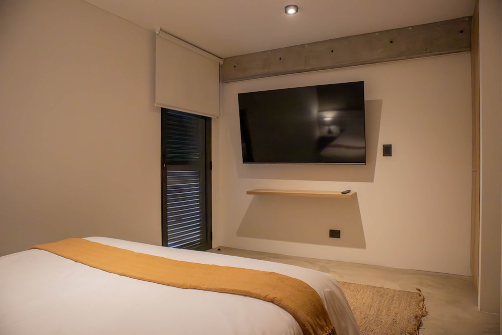 w Sublime 1BR w Balcony in Barranco