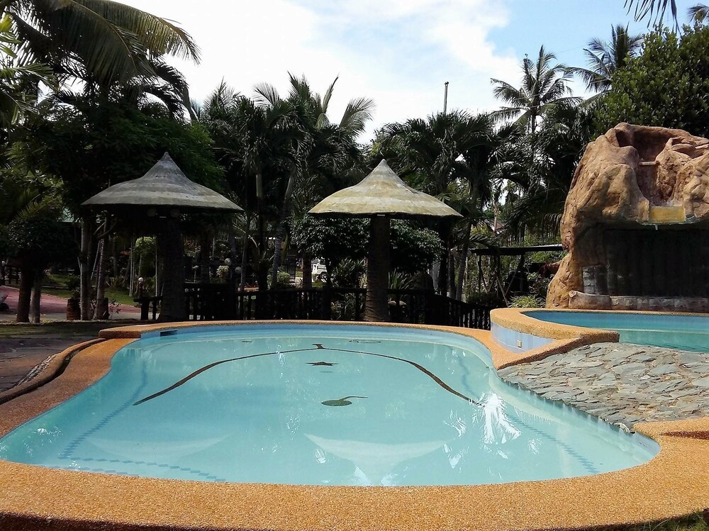 Coco Grove Nature Resort and Spa