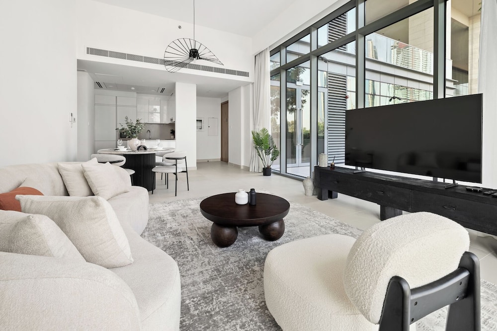 2BR plus M Pet-Friendly Prime Amenities