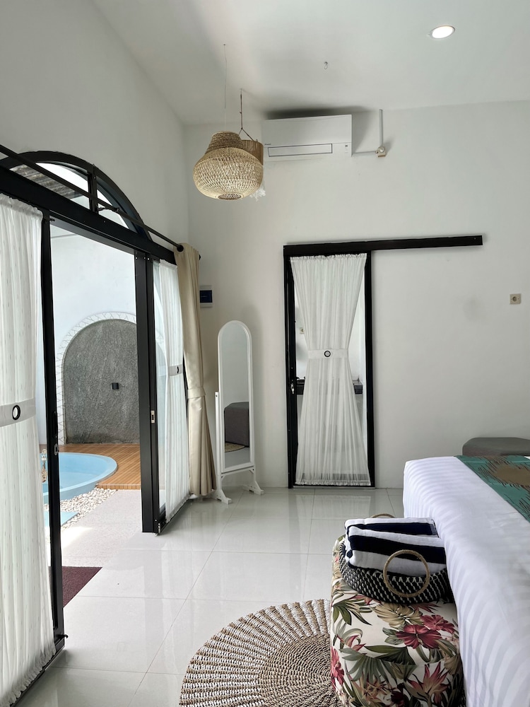 Villa Bale Tentrem Pamungkas