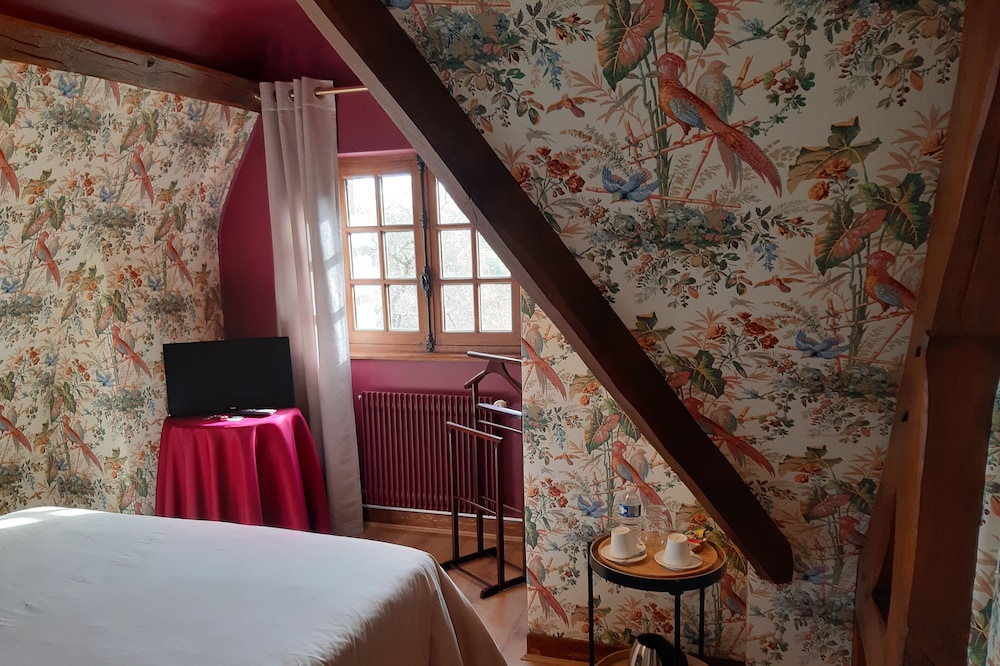 Le pré aux biches view 3