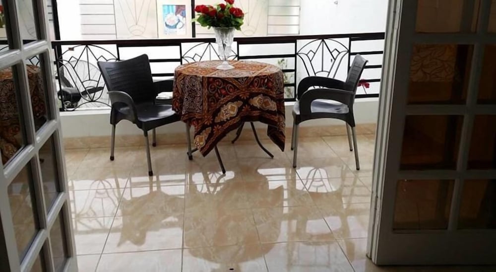 Lotus Lis House