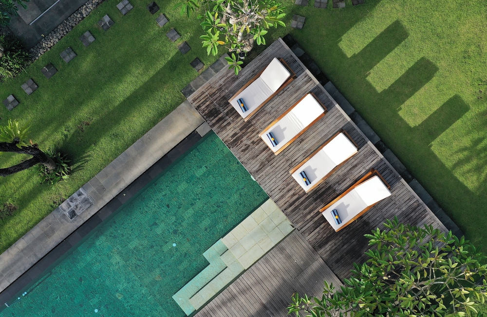 Villa Bangkuang by Nakula