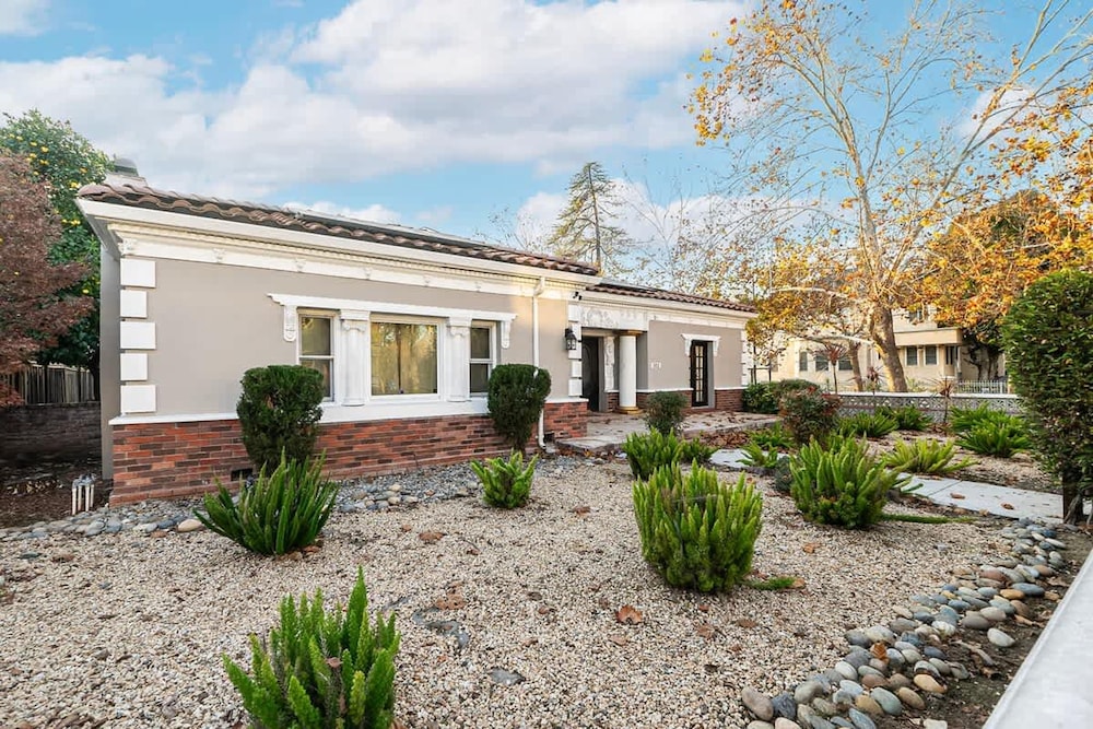 Stunning House wt 6Br 5bth SJ