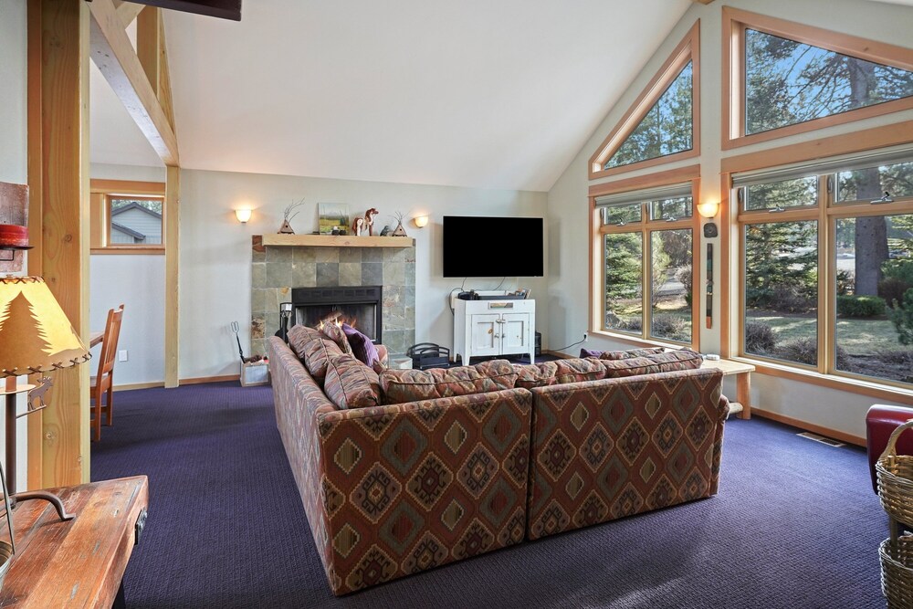 28 Big Leaf 3 Bedroom Home