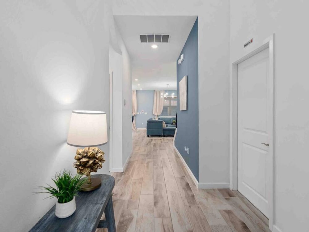 Super Blue- Sleeps 24 w Pool Movie Loft