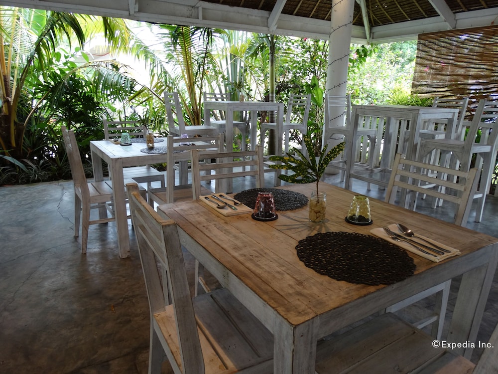 Momo Beach House