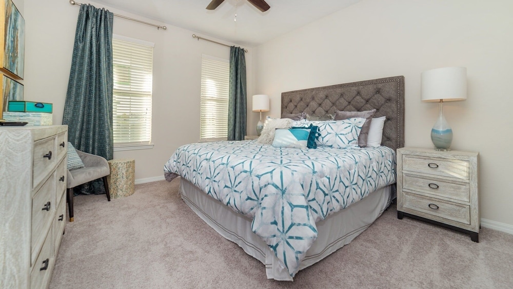 Solara Resort 5 Bedroom Private Pool + Spa Home 5 Home