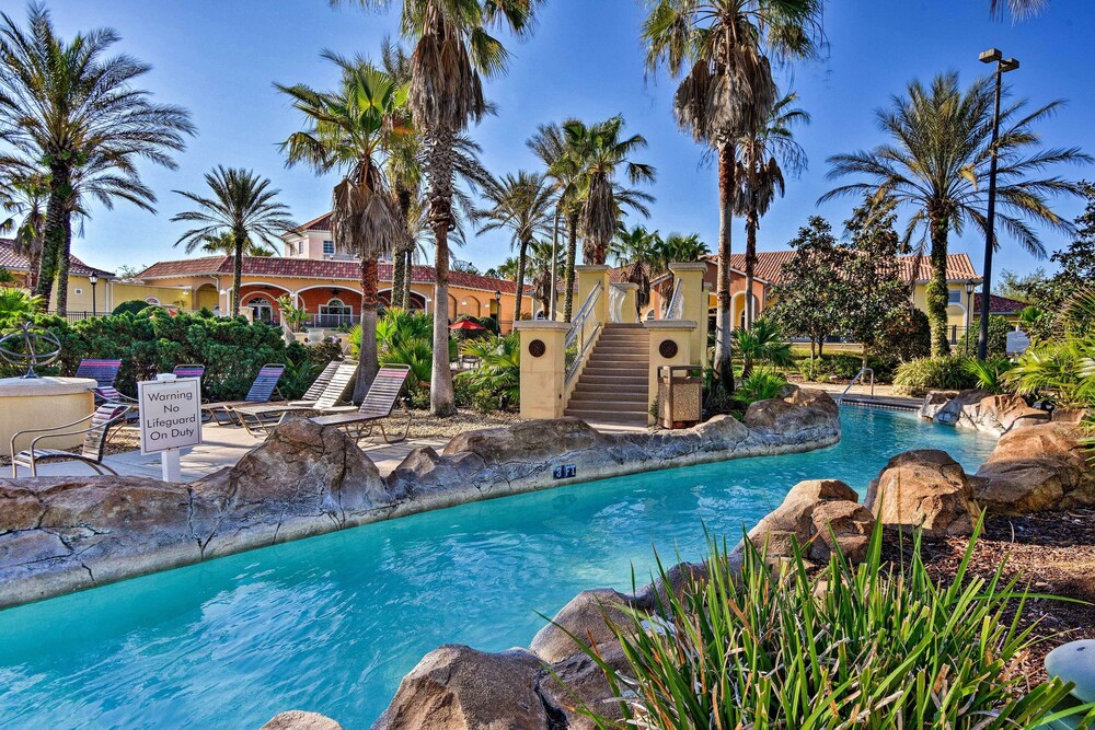 Resort Pool & Arcade: Family Townhome in Davenport